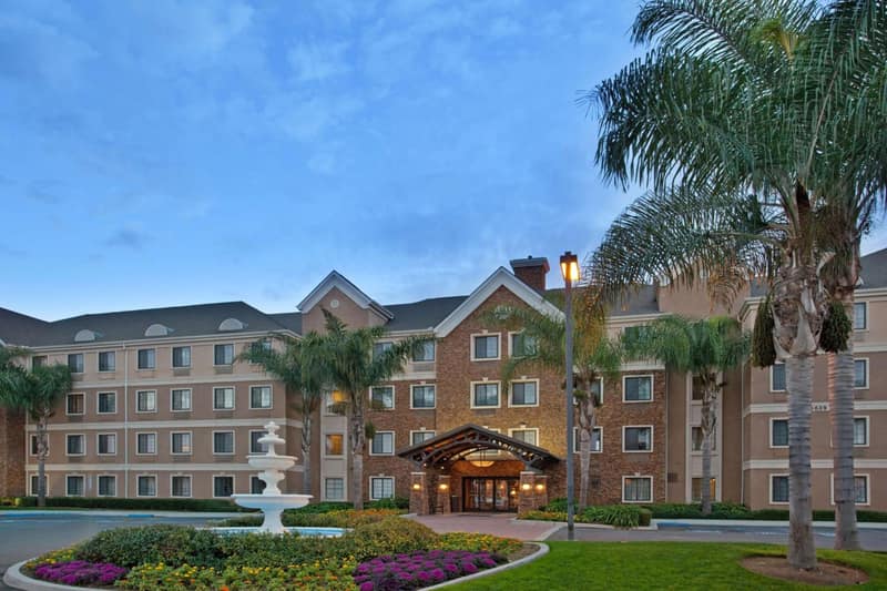 Sonesta ES Suites San Diego - Sorrento Mesa — building
