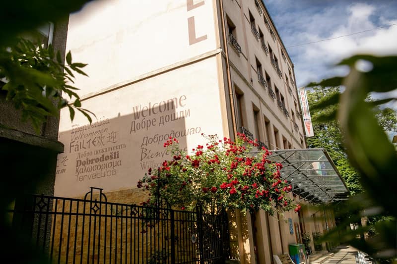 Hotel Niky — building