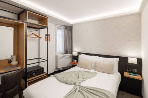 STG Hotel Oxford Street - formerly St Giles London Hotel — hotel room