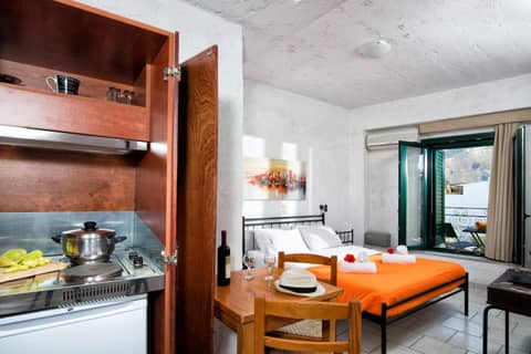 Erofili Apartments — hotel room