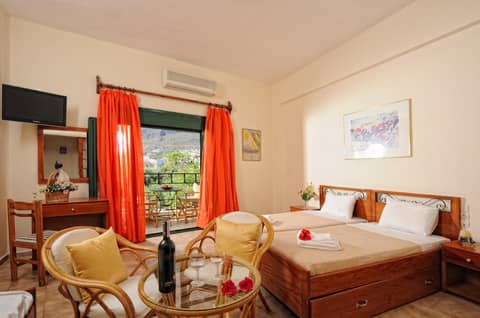 Erofili Apartments — hotel room