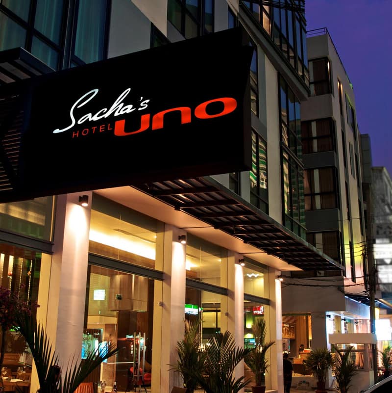 Sachas Hotel UNO Asoke Sukhumvit Bangkok — building