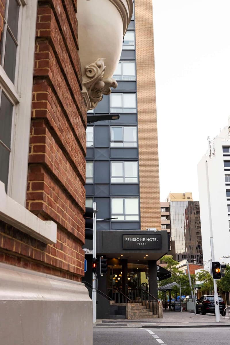 Pensione Hotel Perth — building