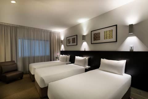 Causeway 353 Hotel — hotel room