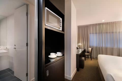 Causeway 353 Hotel — hotel room