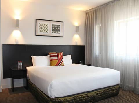Causeway 353 Hotel — hotel room