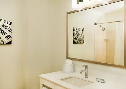 Four Points by Sheraton Louisville Airport — photo 8