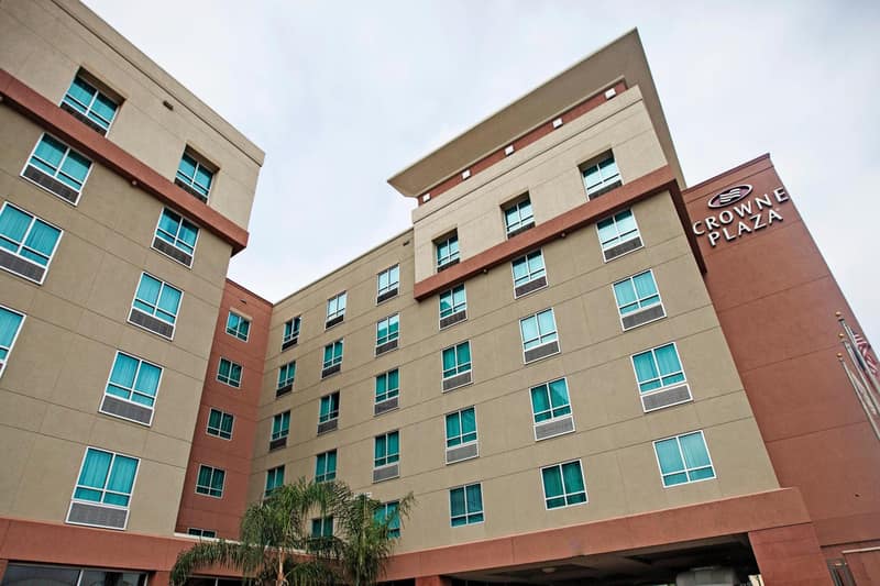 Crowne Plaza Houston Galleria Area by IHG — building