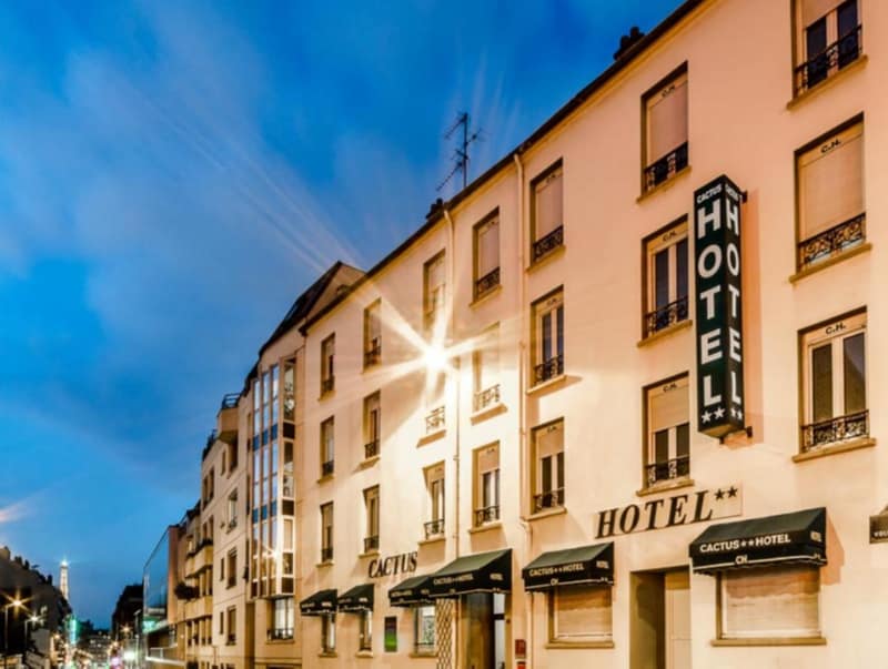 Hotel Cactus — building