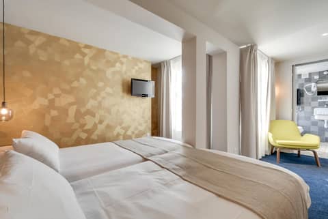 WIT Hotel — hotel room