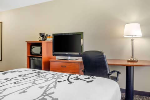 Sleep Inn & Suites Milwaukee Airport — photo 4