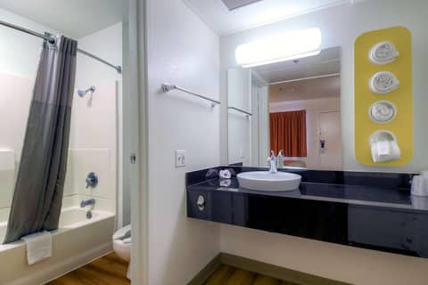 Motel 6-Palm Springs, CA - Downtown — photo 4
