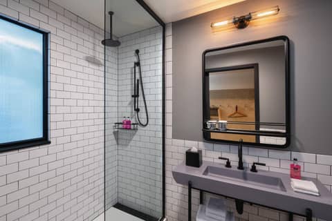 Moxy Minneapolis Downtown — photo 9