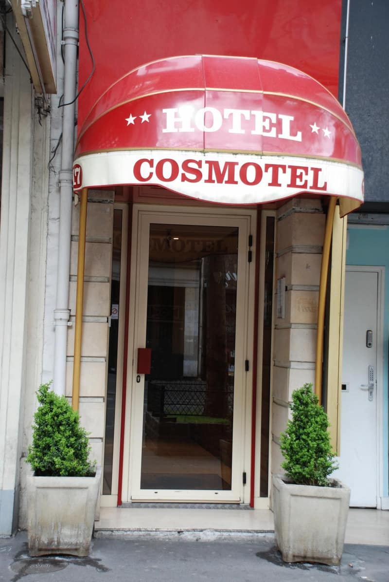 Hotel COSMOTEL MARAIS REPUBLIQUE PARIS — building