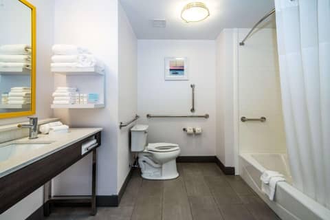 Hampton Inn & Suites - Allen Park — photo 2