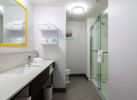 Hampton Inn & Suites - Allen Park — photo 4