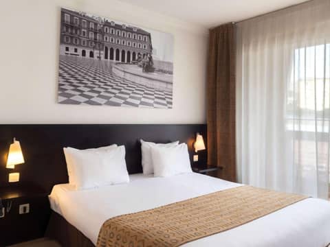 Aparthotel Adagio Nice Promenade des Anglais — hotel room