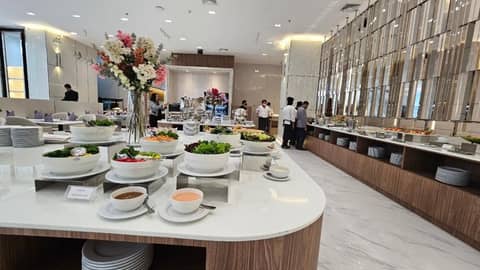 The Four Wings Hotel Bangkok — dining