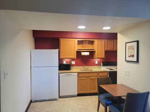 Value Suites Extended Stay - St Louis — kitchen