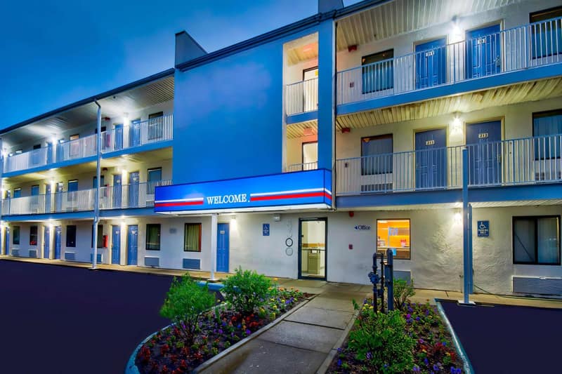 Motel 6-Warren, MI - Detroit East — building