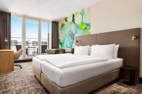 Wyndham Garden Munich Messe — hotel room