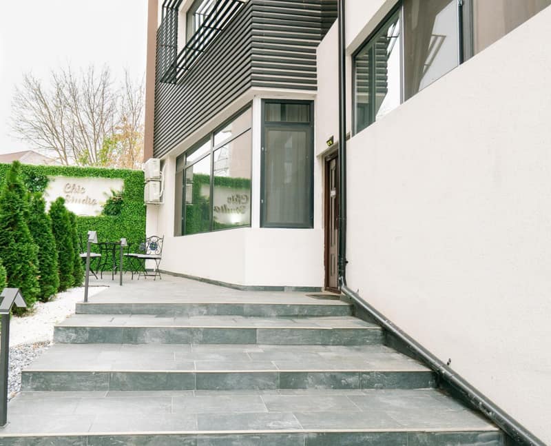 Chic Studio — building