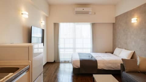 New Normal Hotel in NAMINOUE ニューノーマルホテルイン波の上 — photo 3