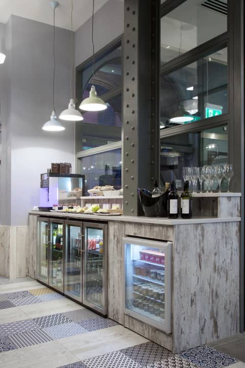 The Z Hotel Shoreditch — hotel reception
