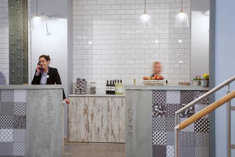 The Z Hotel Shoreditch — hotel reception
