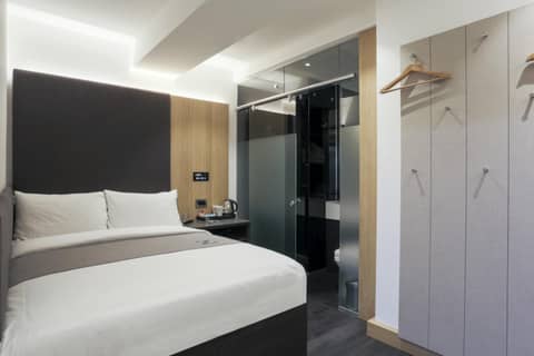The Z Hotel Shoreditch — hotel room