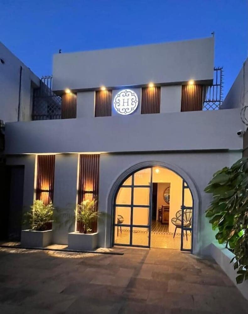 Hostal Boutique 53 — building