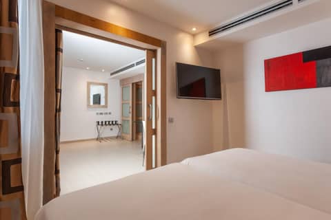 Meliá Sevilla — hotel room
