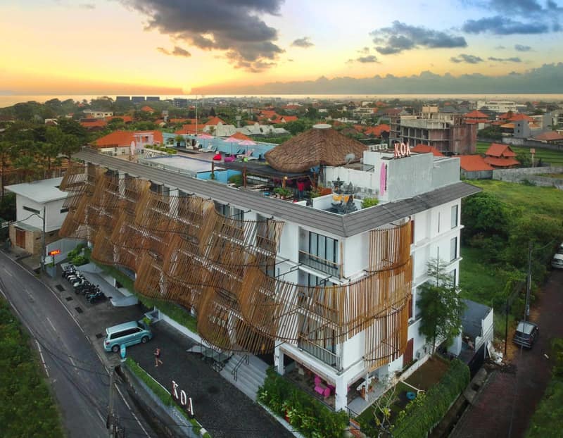 Koa D Surfer Hotel — building