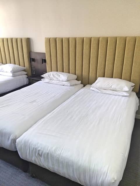 Garden Court Hotel — hotel room