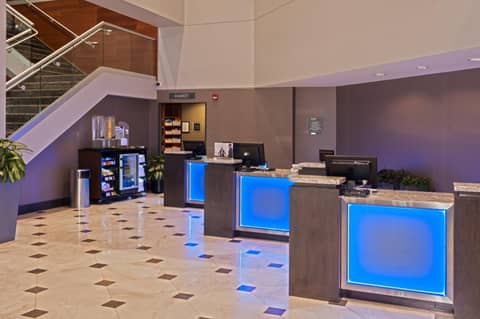 Crowne Plaza Suites MSP Airport - Mall of America by IHG — recepcion & lobby
