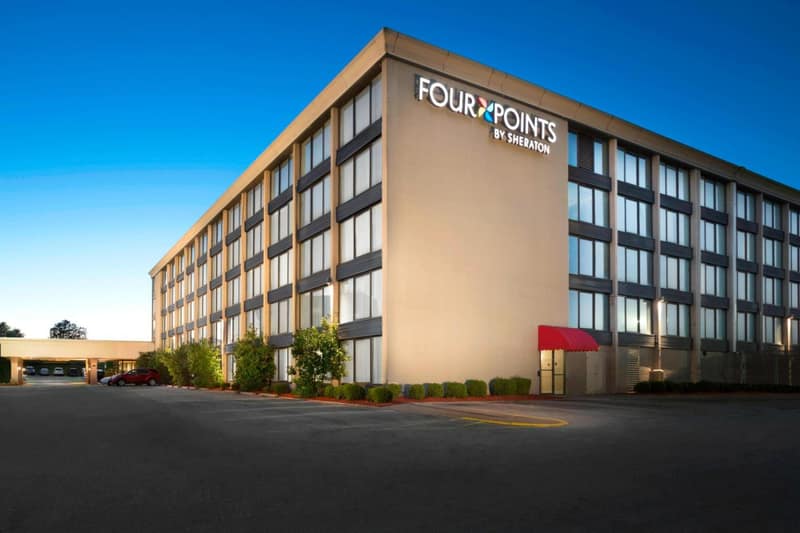 Four Points by Sheraton Kansas City Airport — building