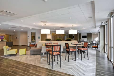 Home2 Suites by Hilton Dallas Downtown at Baylor Scott & White — photo 3