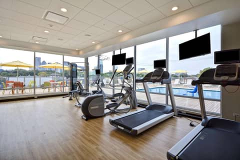Home2 Suites by Hilton Dallas Downtown at Baylor Scott & White — photo 4