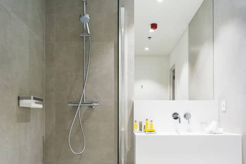 Marriott Executive Apartments Brussels — bathroom
