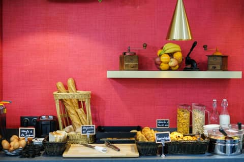 Hôtel Lucien & Marinette — dining