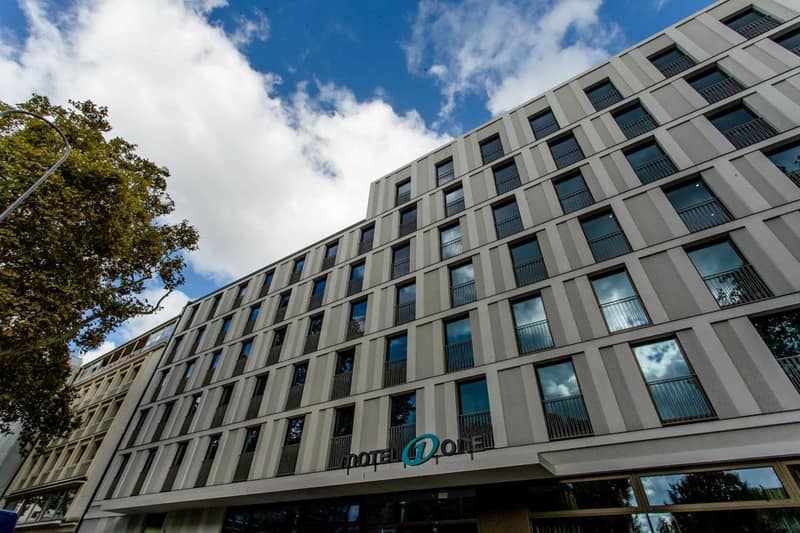 Motel One Köln-Neumarkt — building