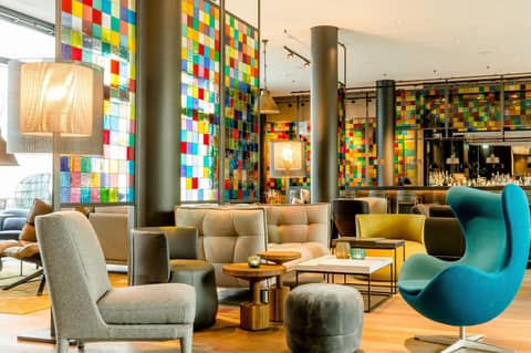 Motel One Köln-Neumarkt — lounge