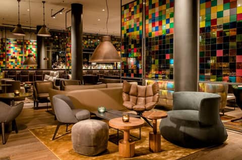 Motel One Köln-Neumarkt — lounge