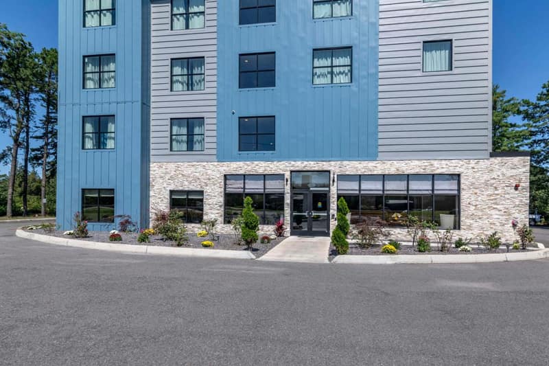 Casco Bay Hotel Portland Airport - Maine Mall, an Ascend Collection Hotel — building