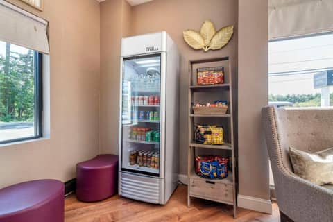 Casco Bay Hotel Portland Airport - Maine Mall, an Ascend Collection Hotel — photo 5