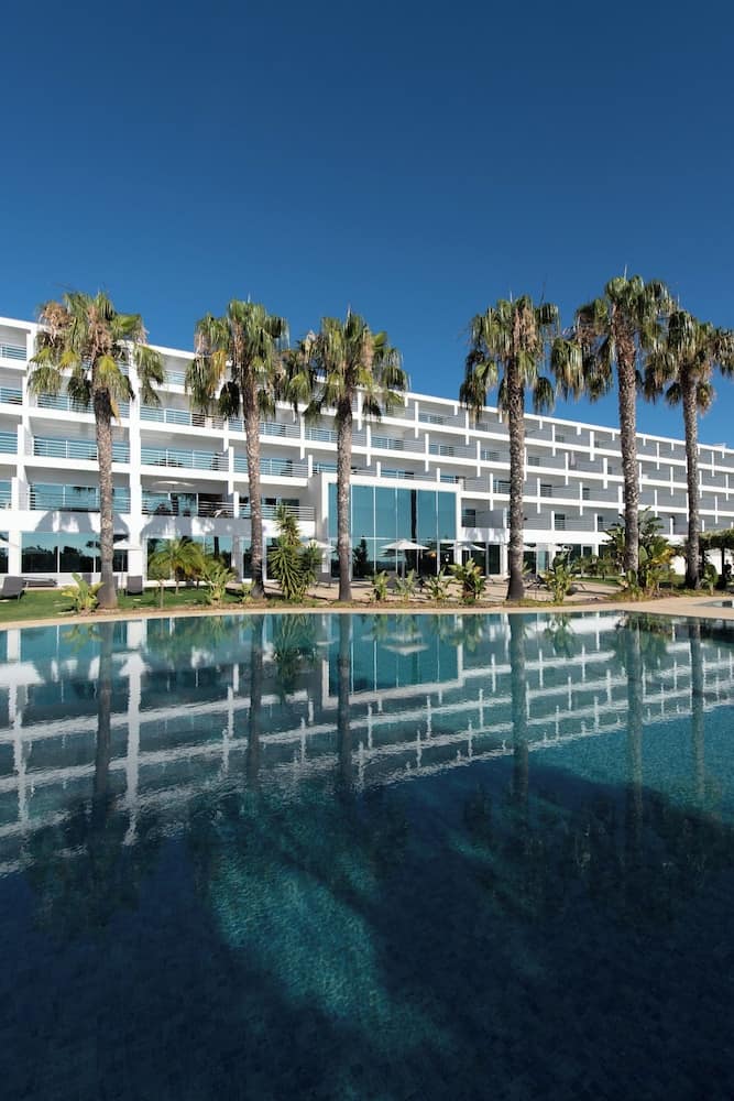 Vista Marina Apartamentos Turisticos — building