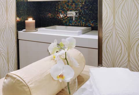 Hôtel Tiffany by Fassbind — bathroom