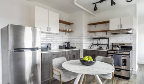 Reside Seattle Downtown, a Wyndham Residence — kitchen