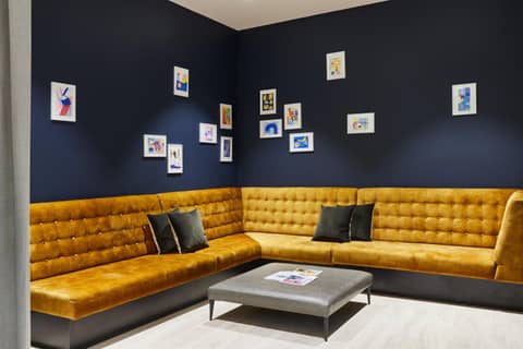 ARK Canary Wharf — living room