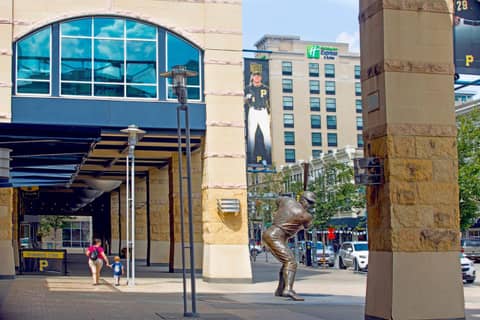 Holiday Inn Express & Suites Pittsburgh North Shore by IHG — photo 3